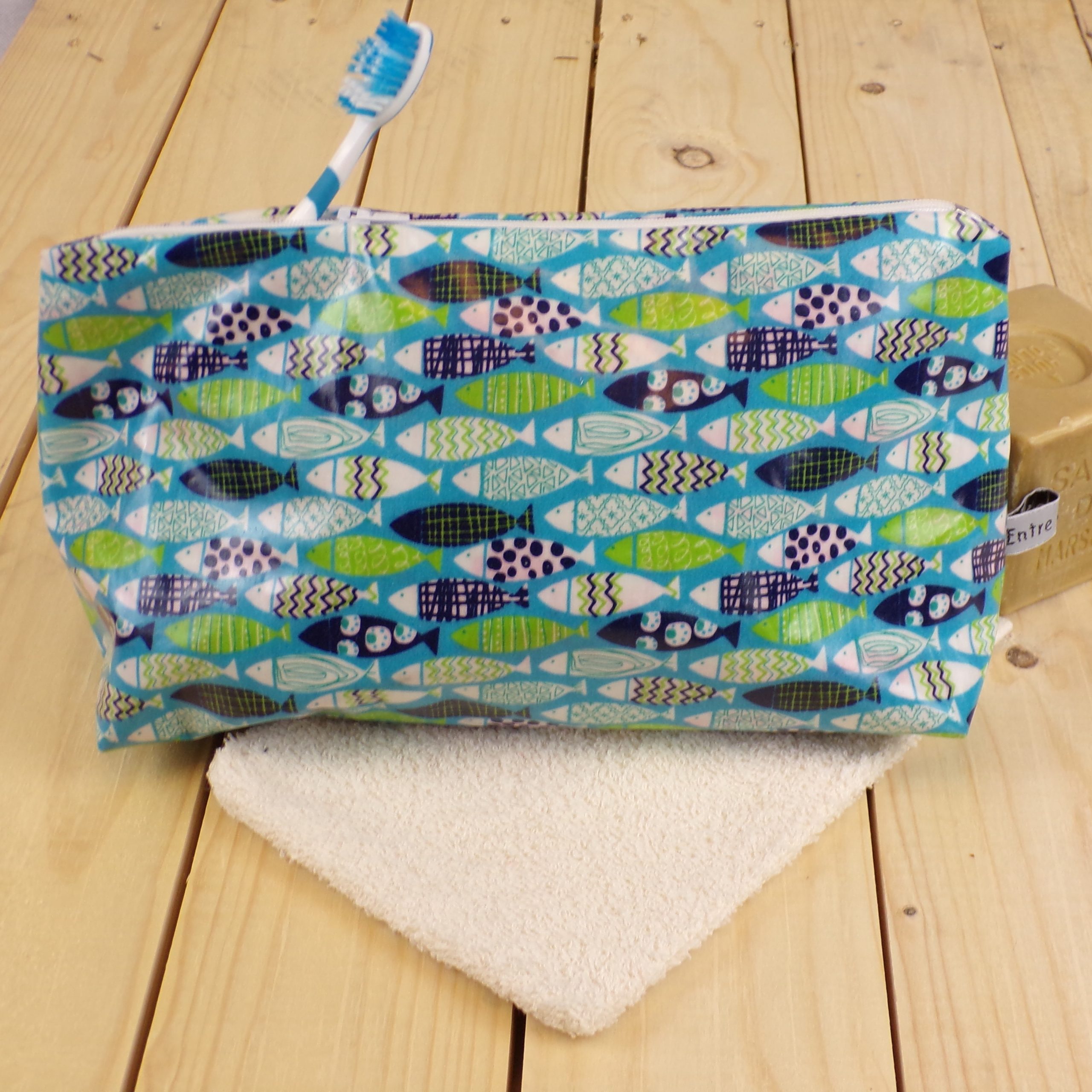 trousse de toilette enduite poissons